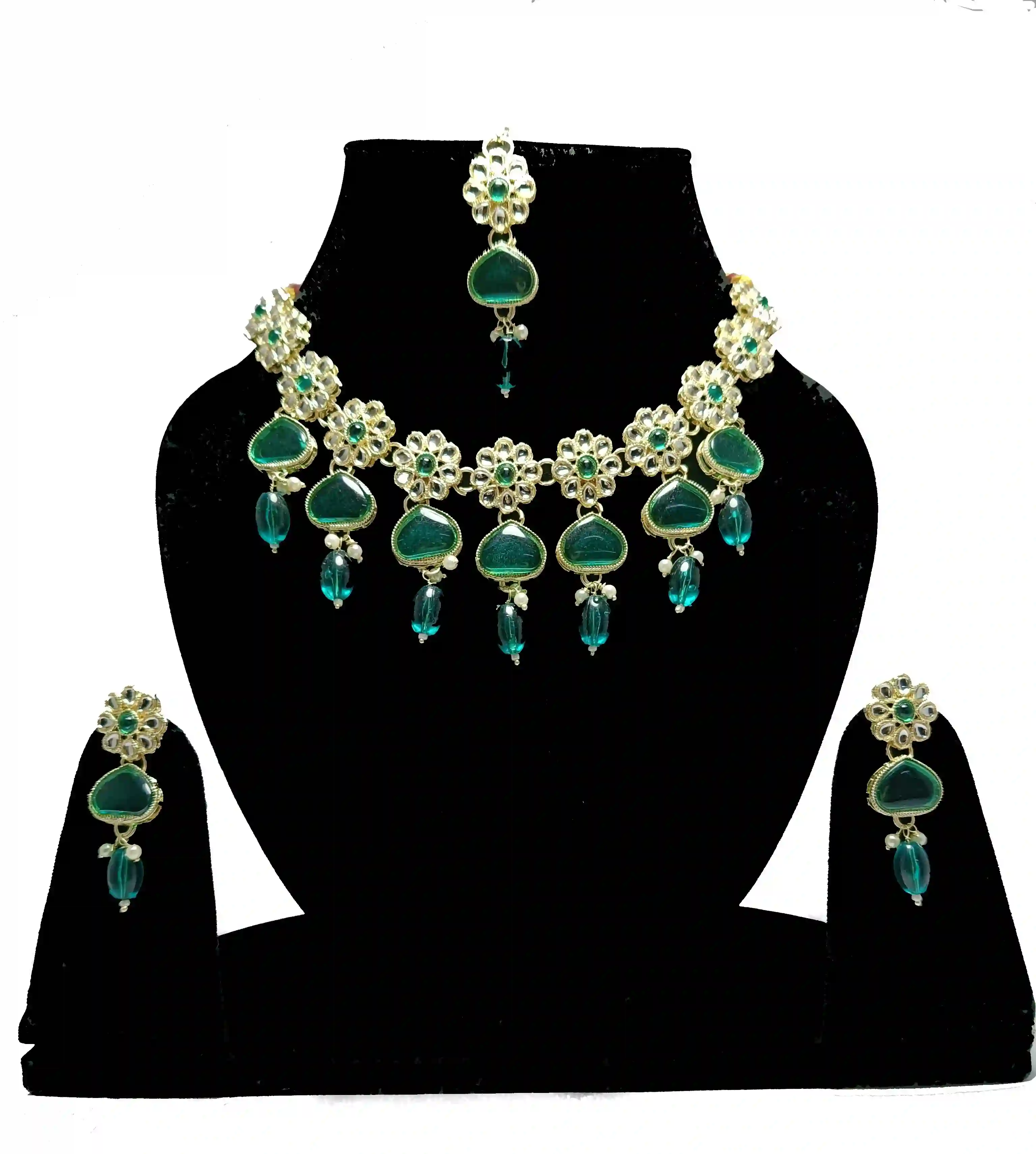 Elegant Green Kundan Choker Jewelry Set